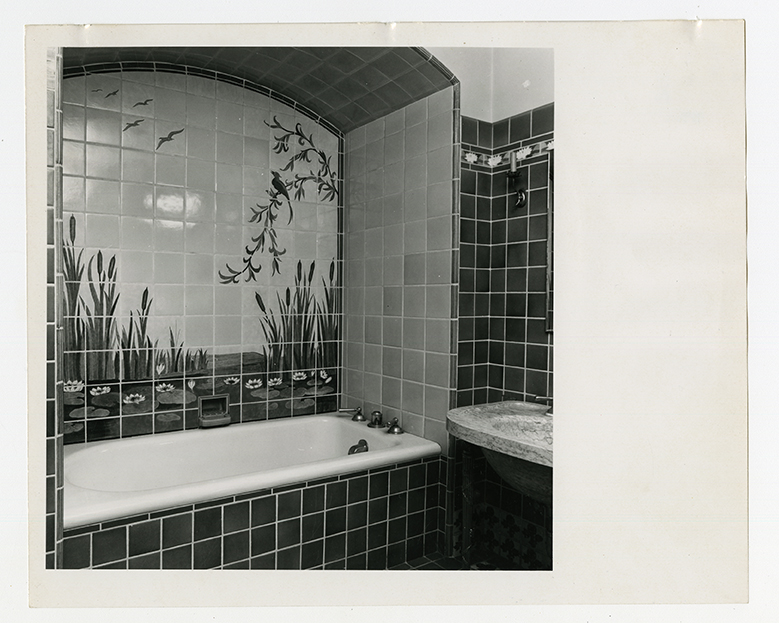 Art Deco bathroom at Graylyn Estate