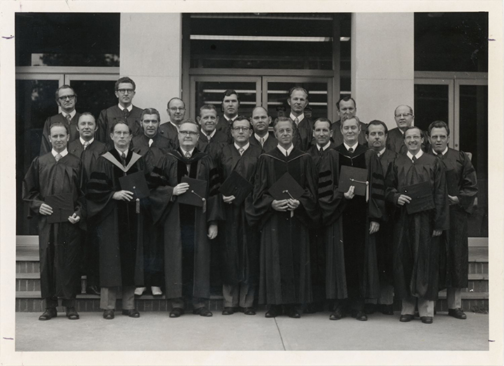 SEBTS certificate graduates with faculty