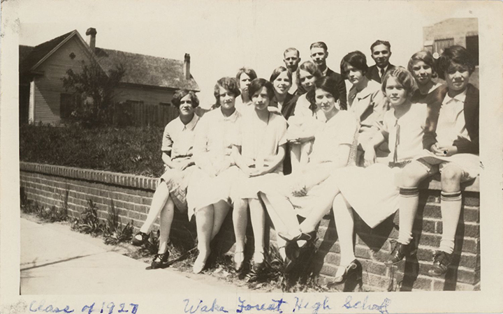 Wake Forest High School graduating class of 1927